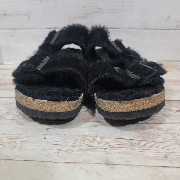 Birkenstock shearling Arizona in black suede - Picture 4 of 10